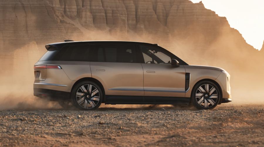 科技行政旗舰SUV——蔚来ES9预售发布