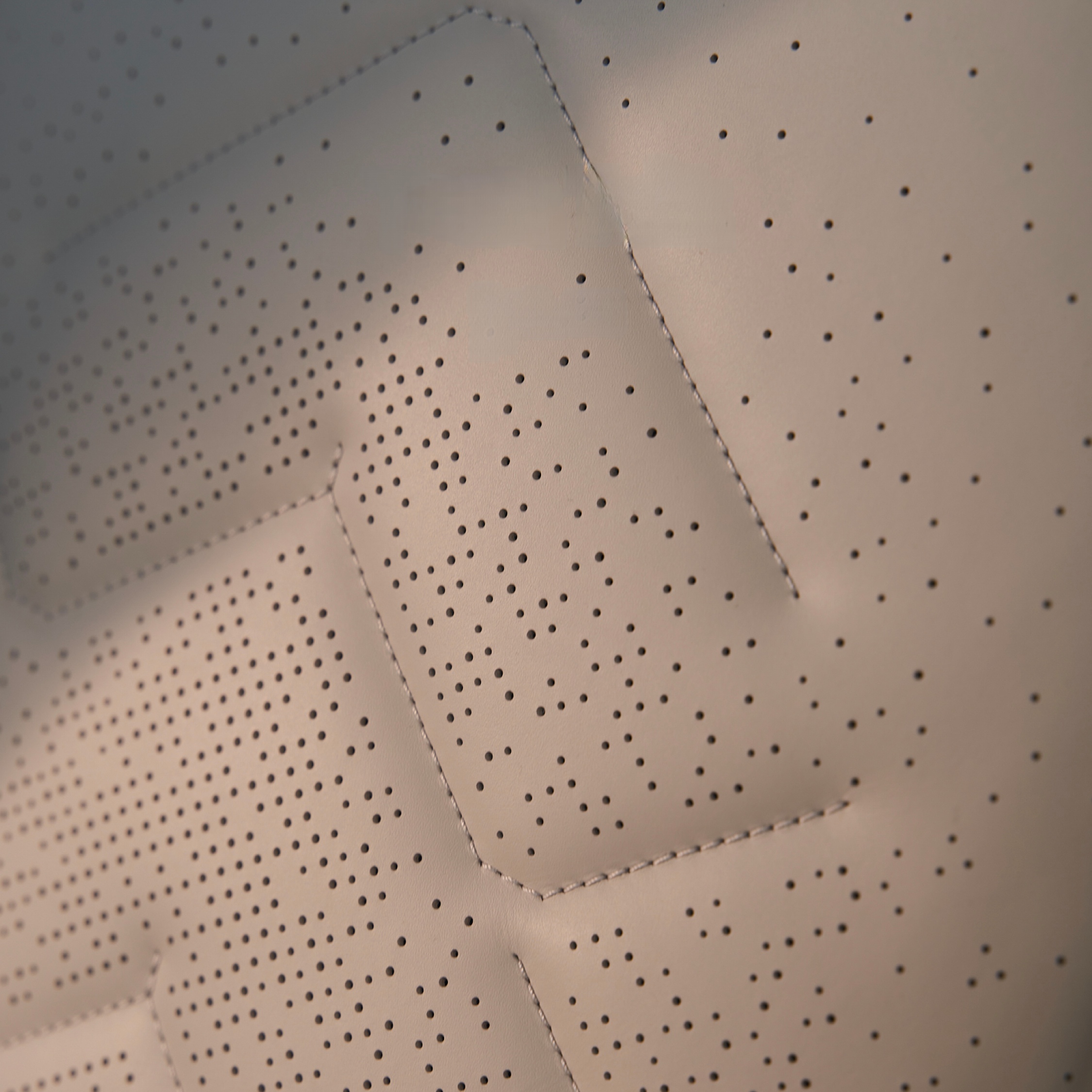 Tech Talk | 怎样让内饰具备抗菌能力？