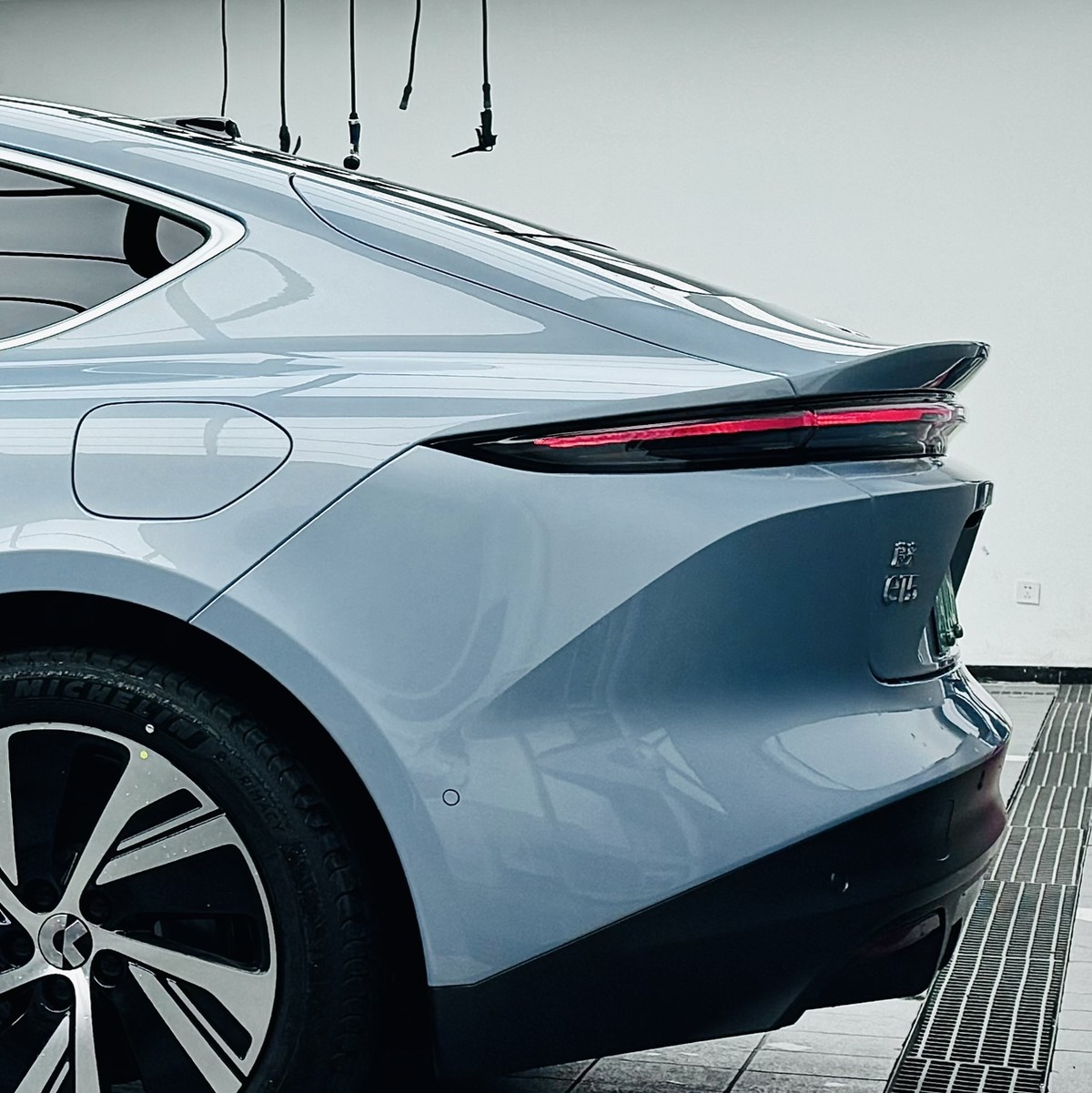 为了这个鸭尾选择了ET5而不是ET5T