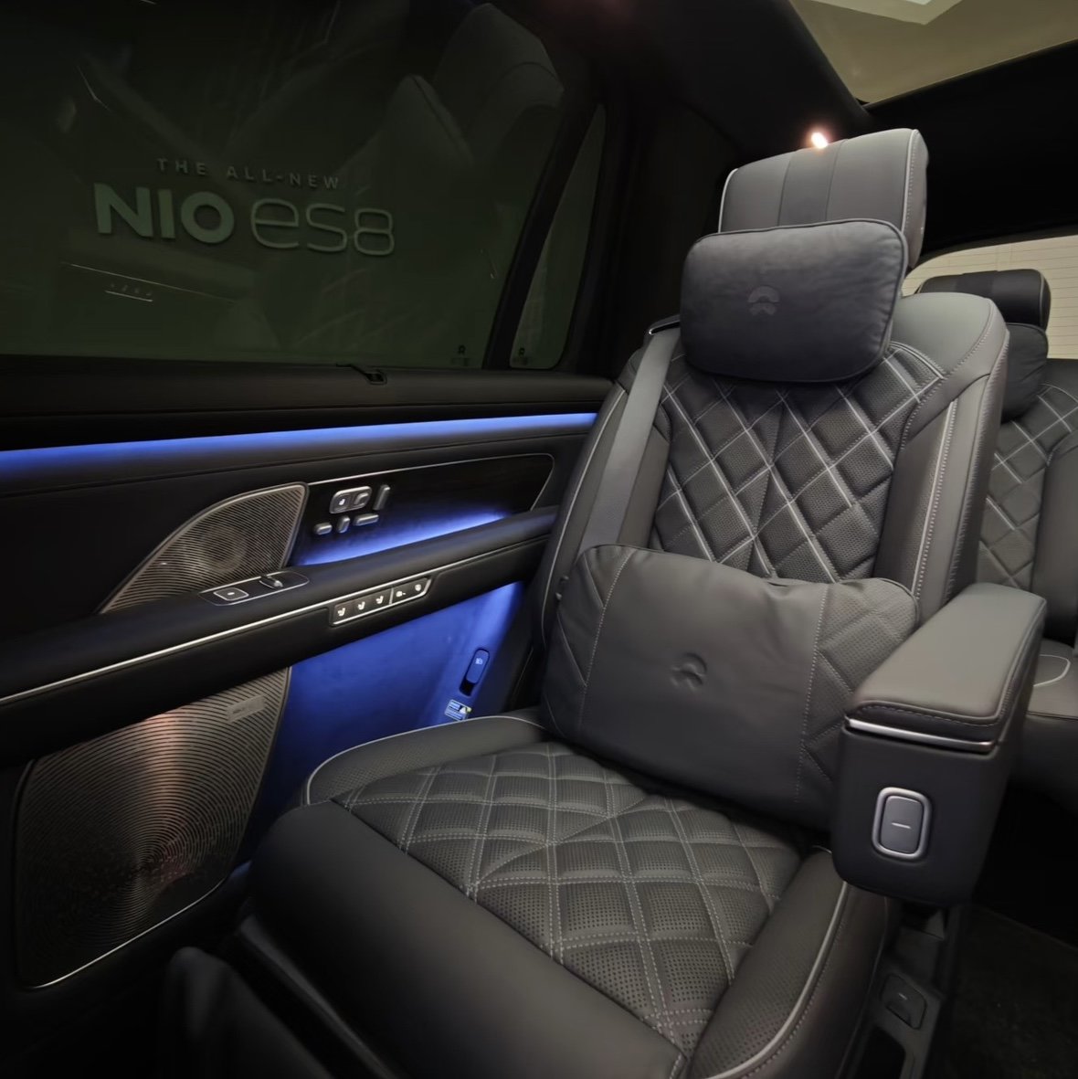 全新ES8，细节里的定心与恬静