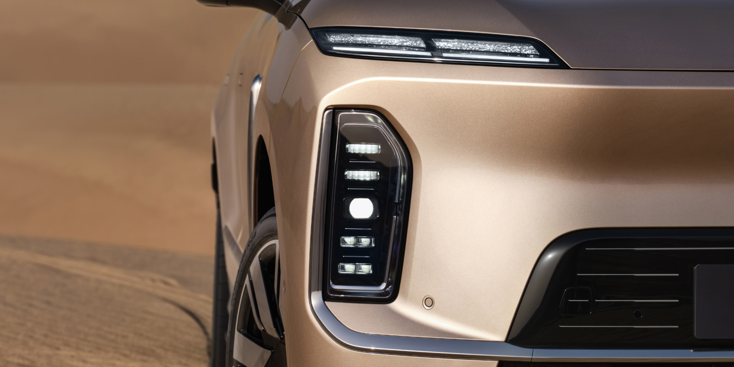 智能高清投影大灯_蔚来ES9-NIO蔚来官网