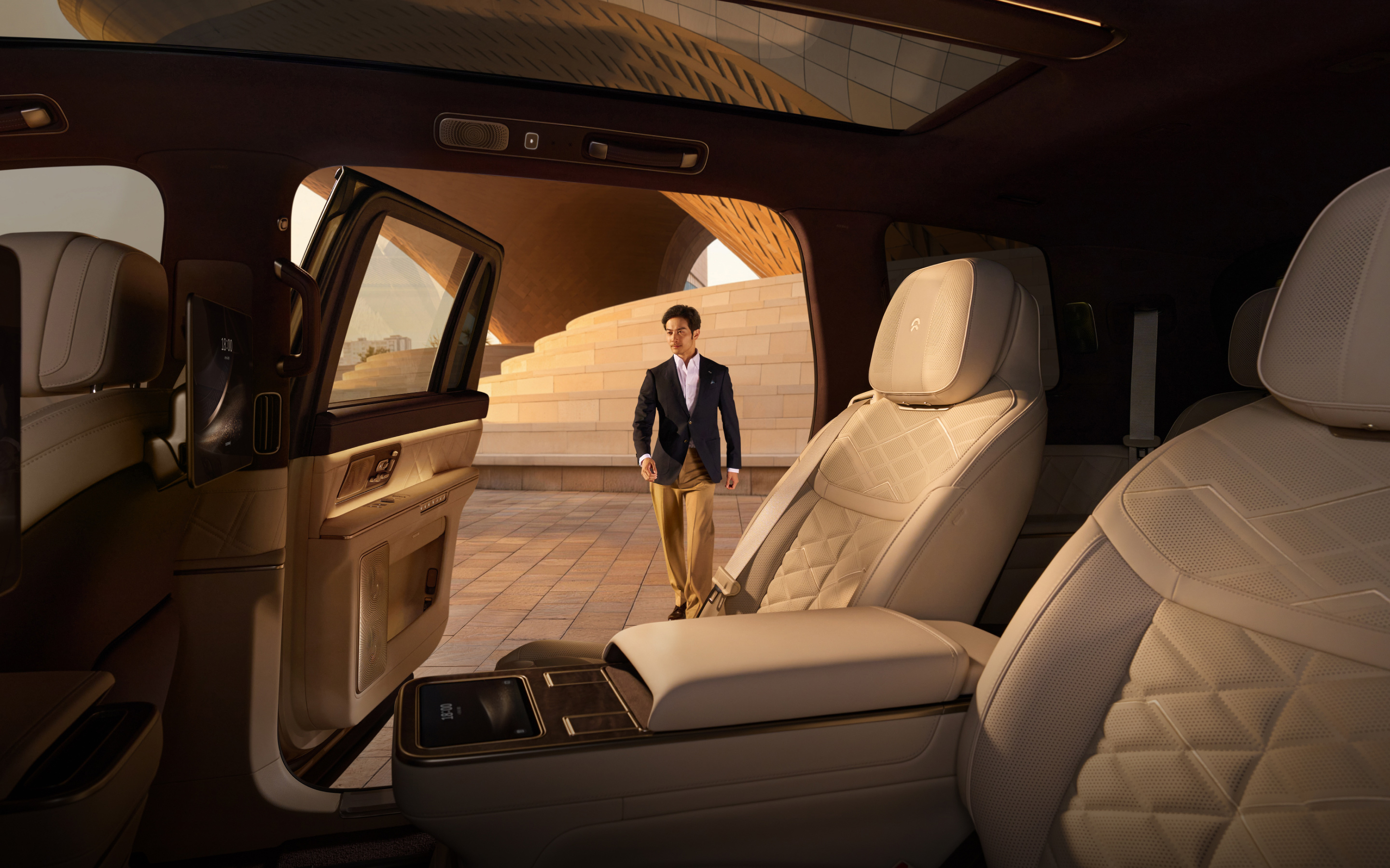 智能感应电动门_蔚来ES9-NIO蔚来官网