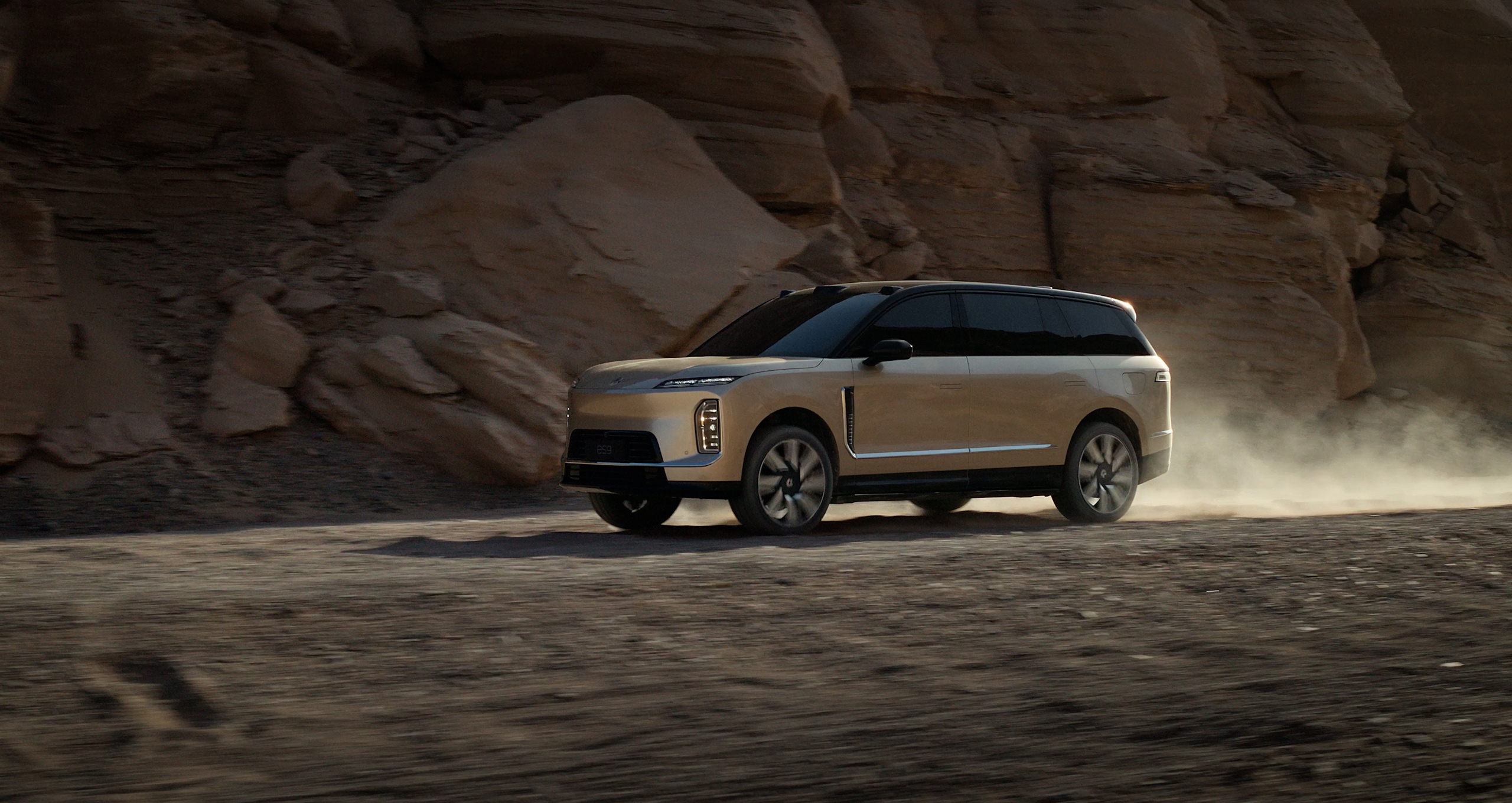 天行智能底盘_蔚来ES9-NIO蔚来官网