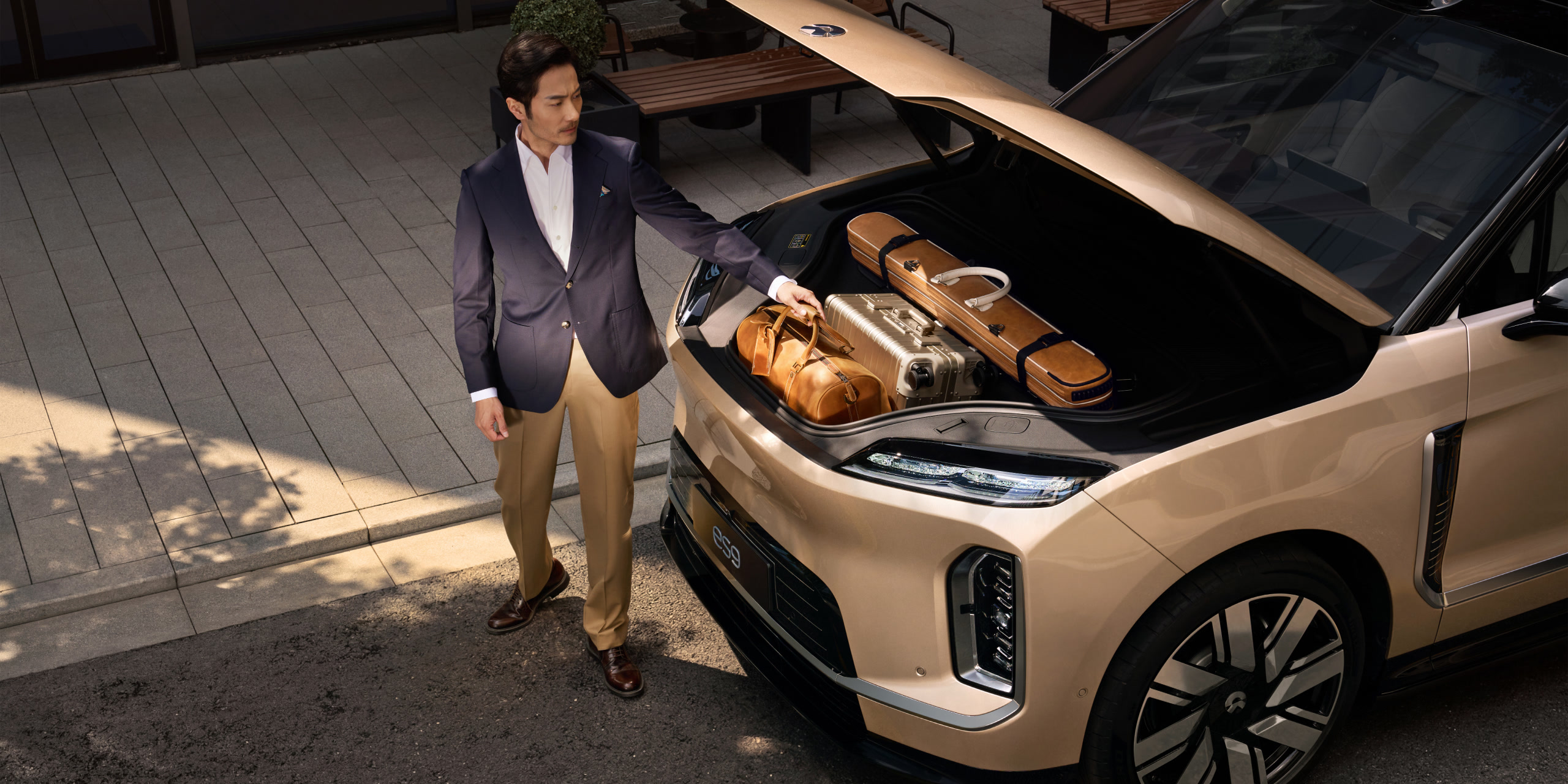 216L 超大感应式电动前备舱_蔚来ES9-NIO蔚来官网